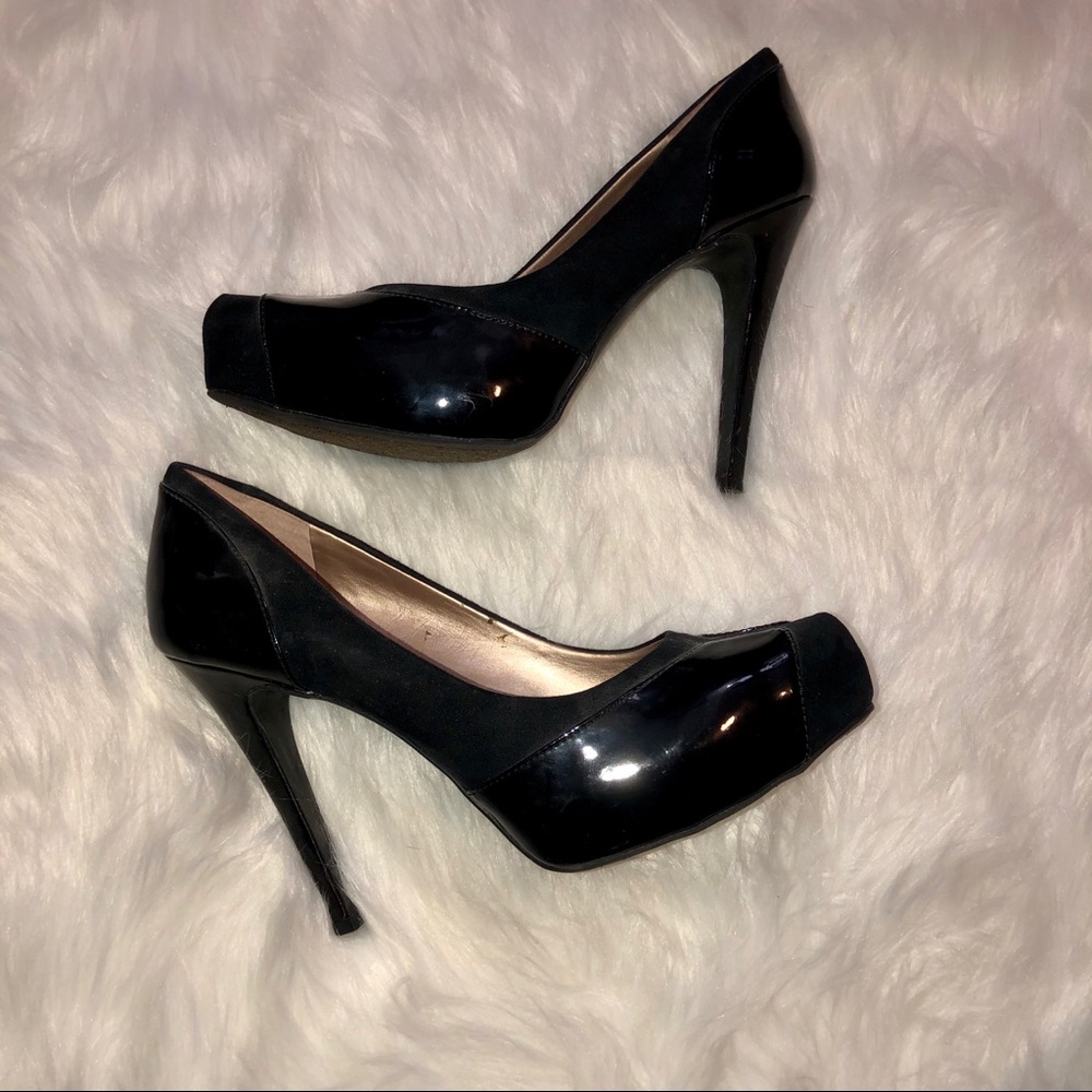 BCBG pumps